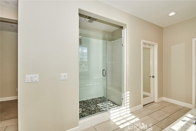 Building Photo - 116 Bridle Path