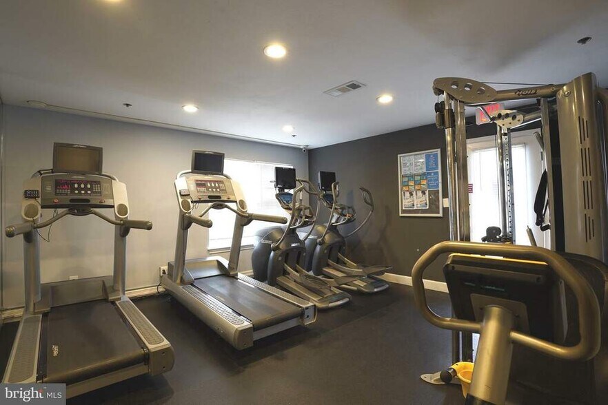 Fitness Room - 9901 Boysenberry Way
