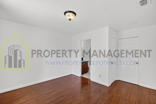 Building Photo - 8991 Fox Creek Dr