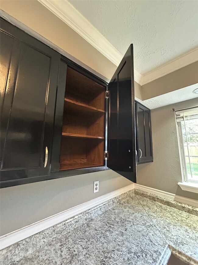 Building Photo - 2715 Spring Canyon Ct