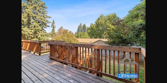 Building Photo - 426 SE 169th Ave
