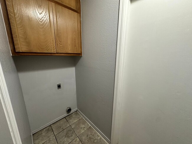Building Photo - 3bed/2bath Home Available in Norman!