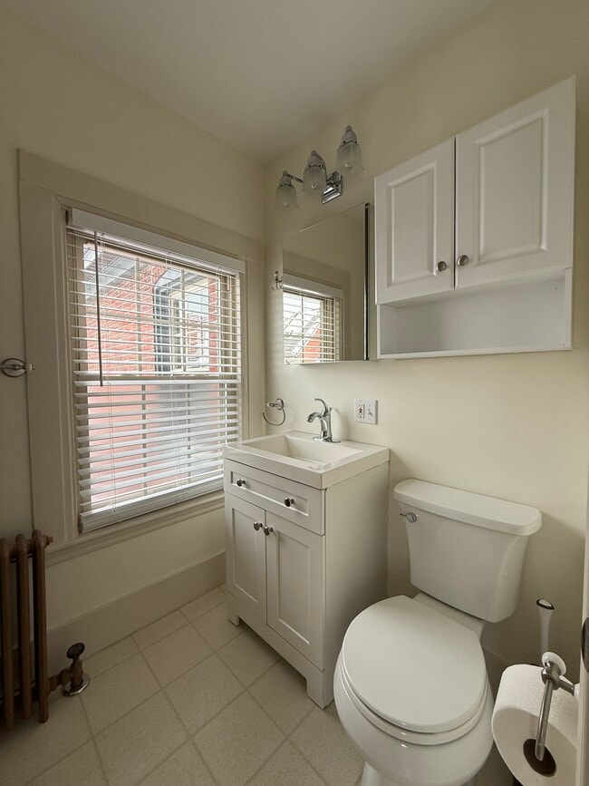 Building Photo - 147 Pearl St