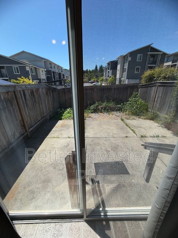 Building Photo - 7720 Bodega Ave