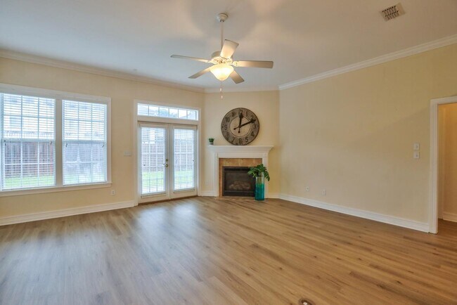 Building Photo - 1661 Harbor Club Dr