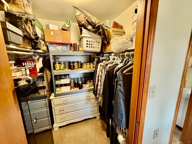 Building Photo - 50W 353 Old State Rd