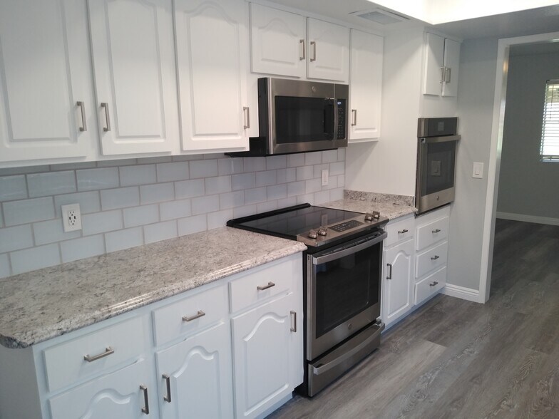 Building Photo - 1210 Leisure World