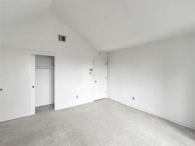 Building Photo - 5717 Taylor Draper Cove