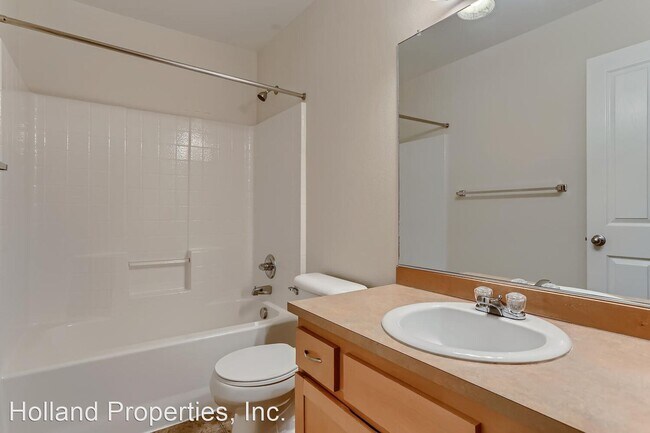 Building Photo - 3 br, 3 bath House - 2155 NE Cadbury Ave