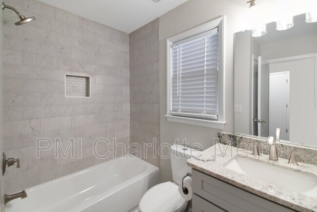 Building Photo - 1207 Harvard St