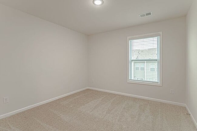 Building Photo - Townhome in Popular Sudduth Farms in Greer...