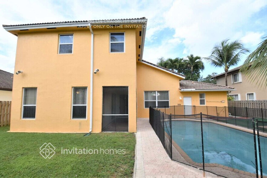 Building Photo - 15740 SW 148th Terrace