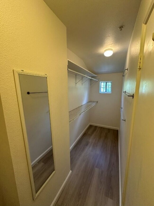 Building Photo - Nor Cal Realty Inc, 3 bedroom 3 bath townhouse with 2 car garage