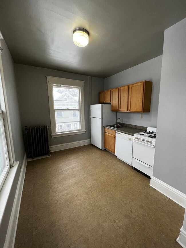 Building Photo - 914 23rd St