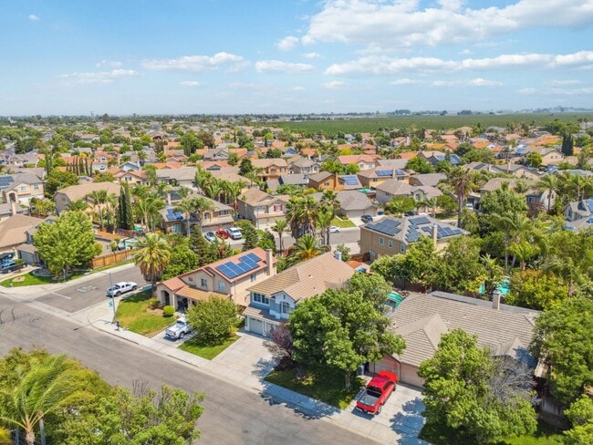 Building Photo - 1009 Garden St