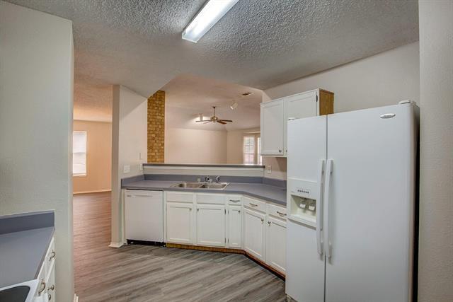 Building Photo - 406 Valley Spring Dr