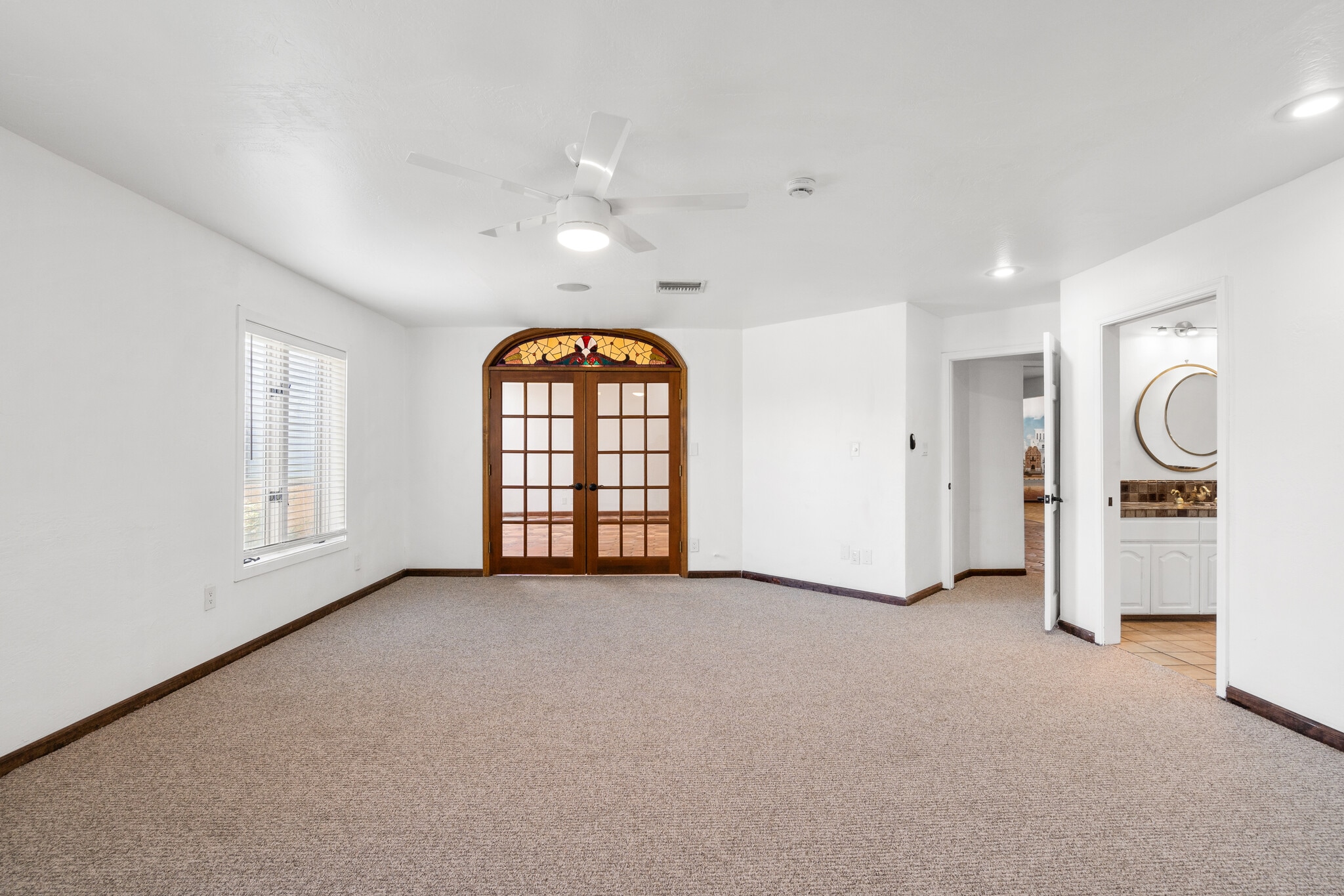 Building Photo - 3319 E Indian School Rd