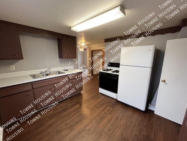 Building Photo - 340 Park Ave