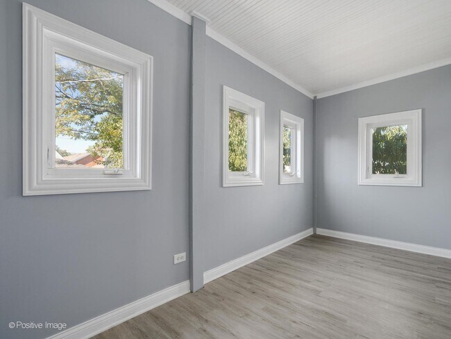 Building Photo - 5156 S Spaulding Ave