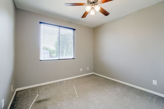 Building Photo - Charming Multi-Level Near Parks and Lakes!!