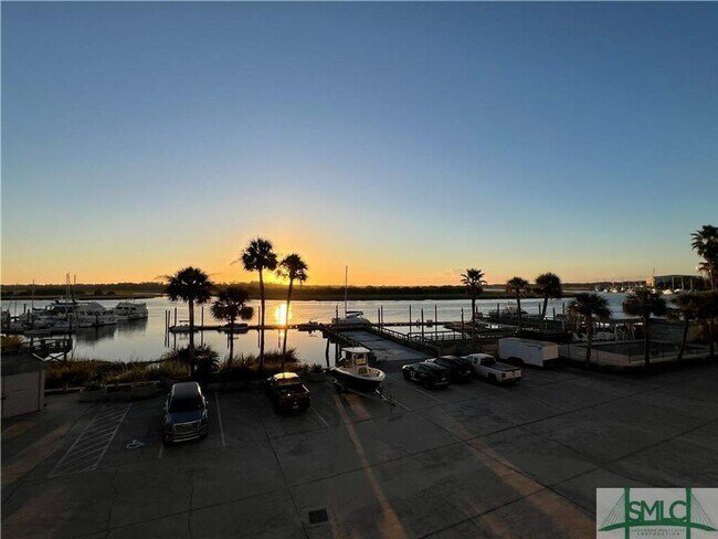 Building Photo - Thunderbolt Harbour- RIVER VIEWS!
