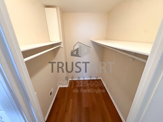 Building Photo - 9192 Ellie Dr