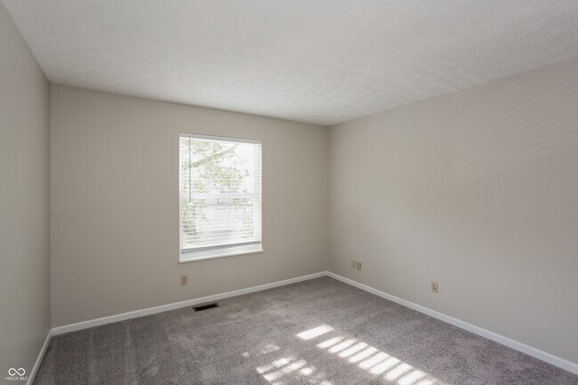 Building Photo - 4110 Luxembourg Cir W