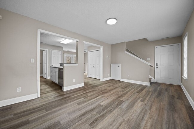 Building Photo - 3 Bedroom Duplex in Lillington