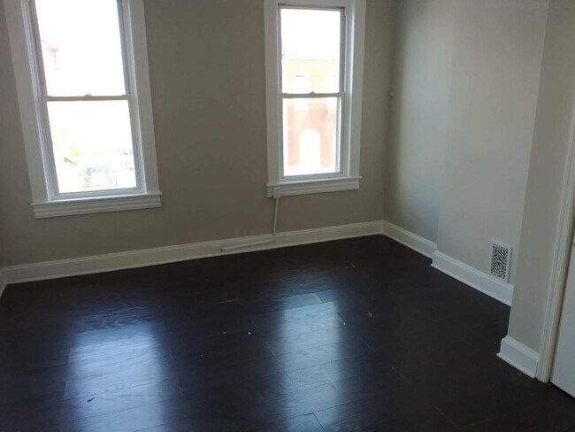 Building Photo - 1210 N Montford Ave