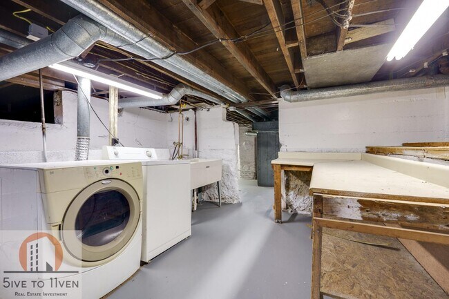 Building Photo - 1203 Arbor Ave