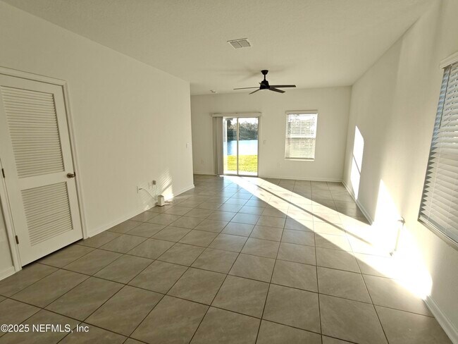 Building Photo - 114 Summer Moon Dr