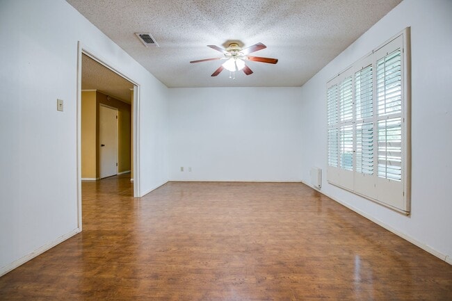 Building Photo - 2713 Canyon Creek Dr