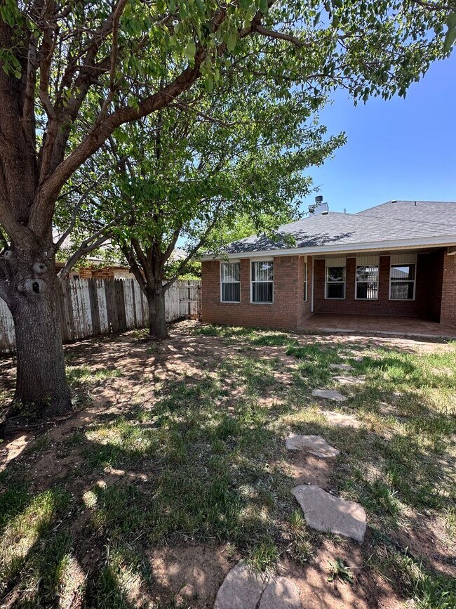 Building Photo - Cozy 4 Bed 2 Bath! Mesa School District !