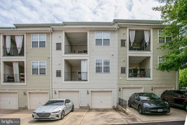 Building Photo - 15160 Kentshire Dr