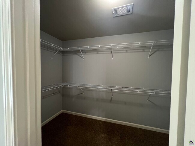 Building Photo - 204 Arden Dr