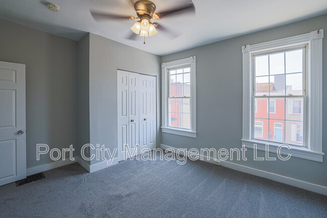 Building Photo - 1007 Baylis St