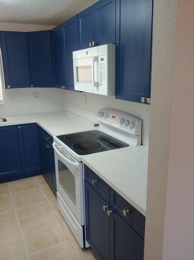 New appliances - 6130 W 21st Ct