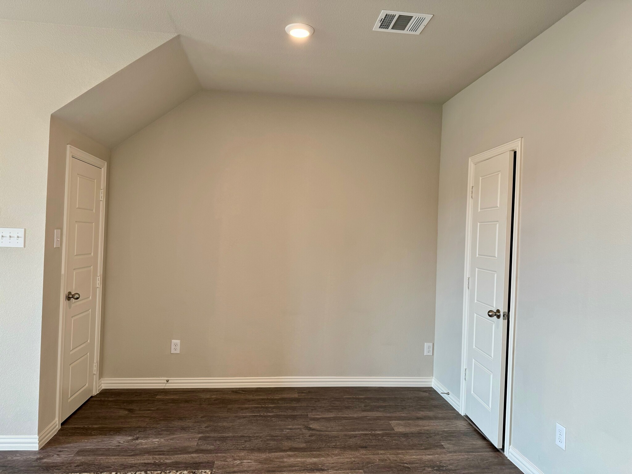 Building Photo - 3453 Solana Cir
