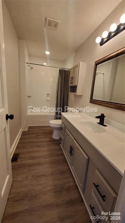 Building Photo - 136 Mt Mourne Loop