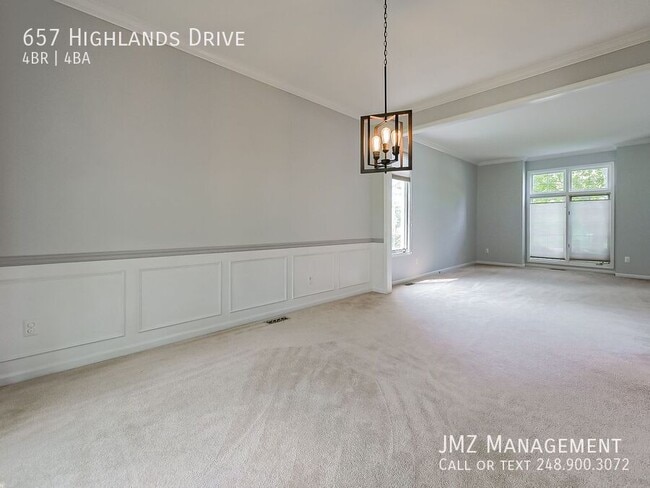 Building Photo - 657 Highlands Dr