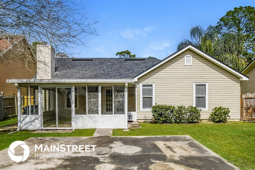 Building Photo - 11516 Birch Forest Cir E