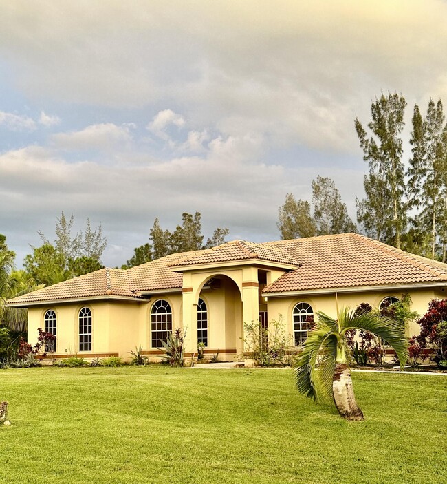 Building Photo - 13638 88th Pl N