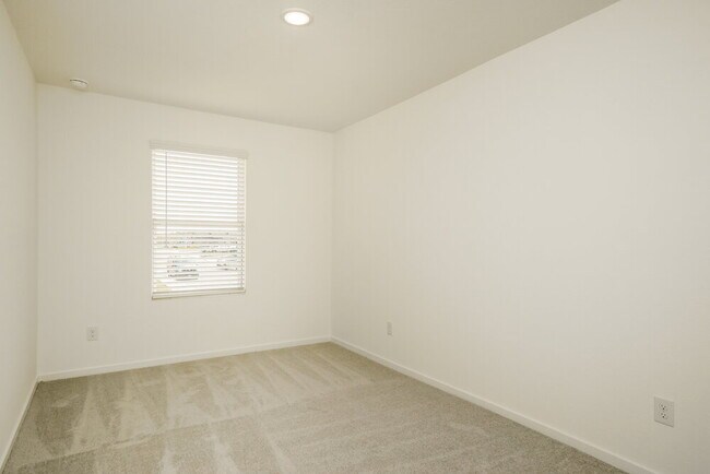 Building Photo - 548 Roquefort St