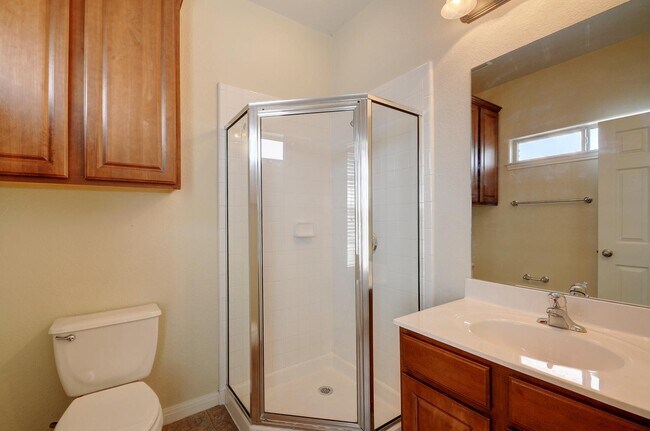 Building Photo - 610 Maiden Ln