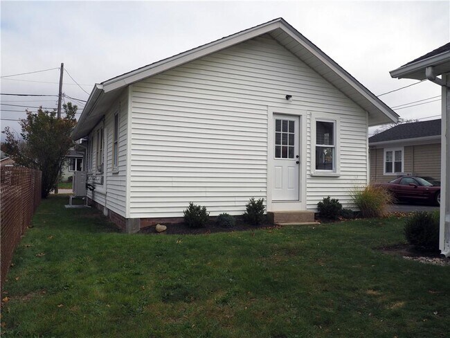 Building Photo - 74 Blanding Ave