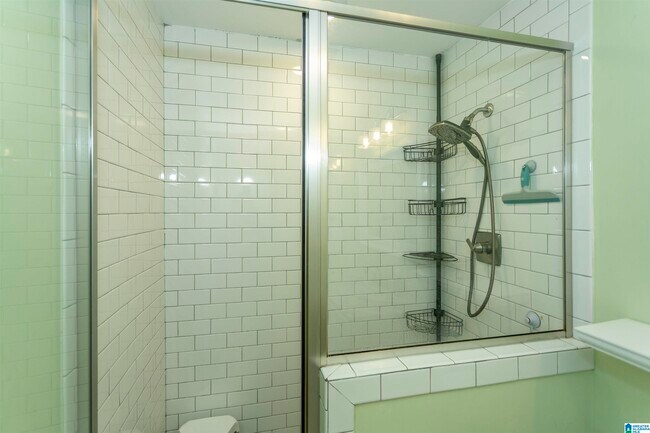 Building Photo - 327 Heath Dr