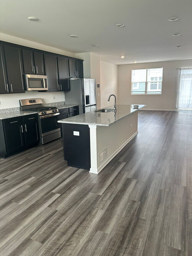 Primary Photo - 1601 Albany St