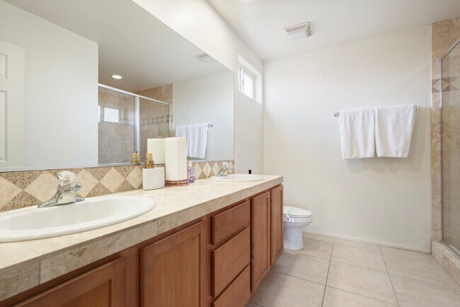 Building Photo - 16087 Bubbling Wells Rd