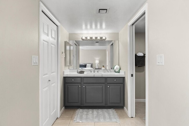 Building Photo - 7339 E Northland Dr