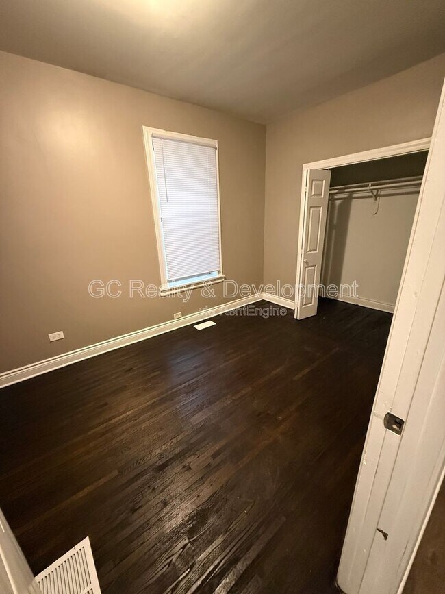 Building Photo - 7323 S Yates Blvd